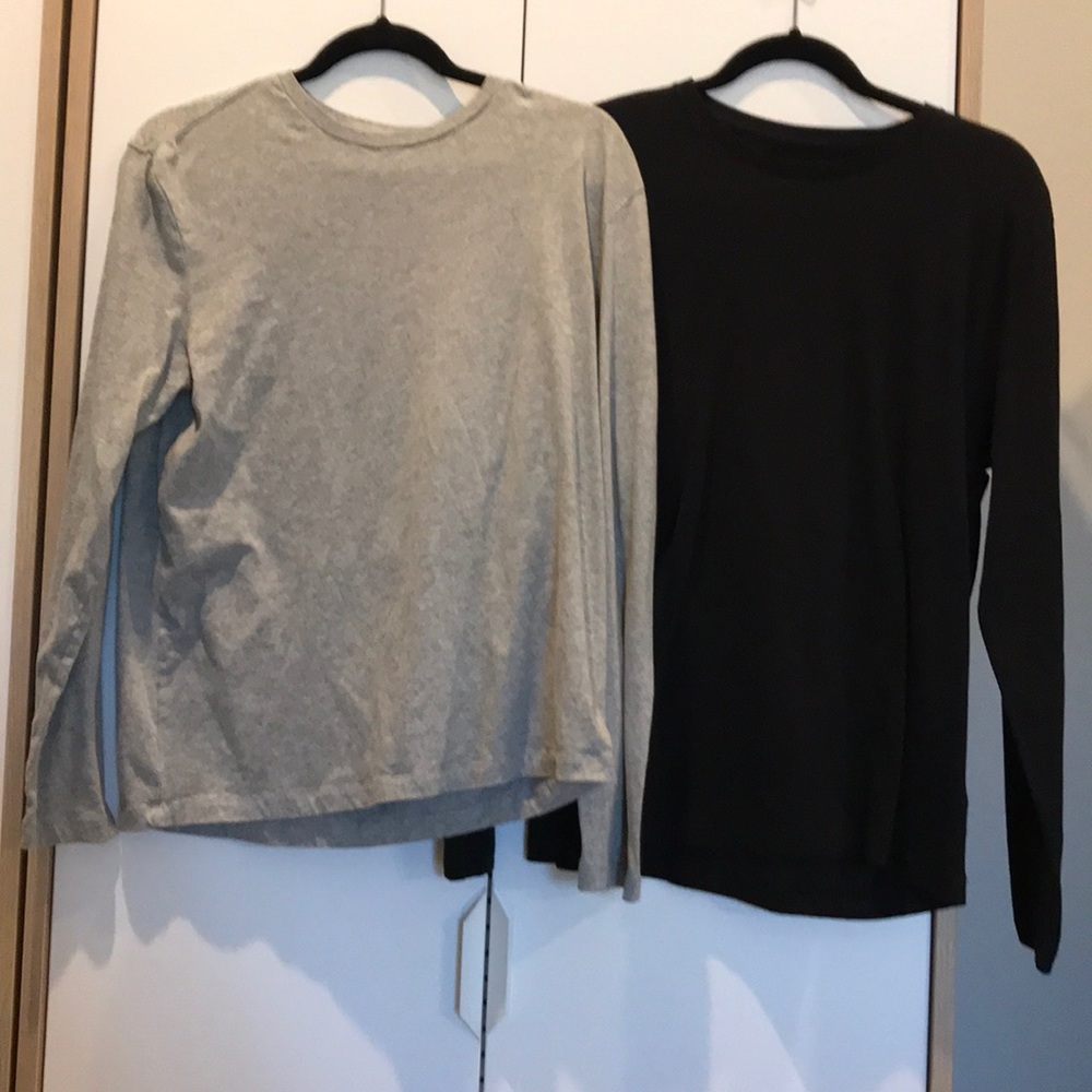 Bundle of GAP long sleeve tees